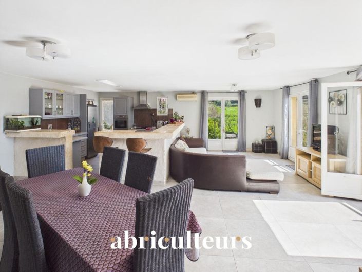 Image No.8-4 Bed House for sale