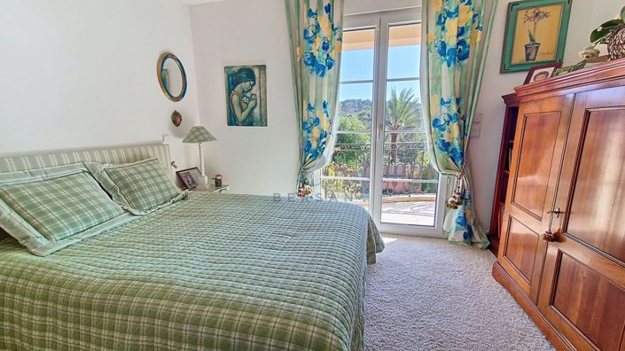 Image No.9-4 Bed House for sale