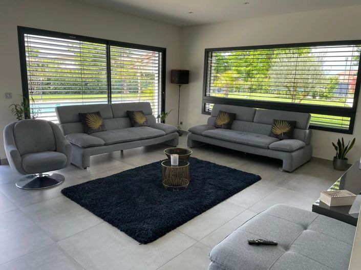 Image No.2-4 Bed House for sale