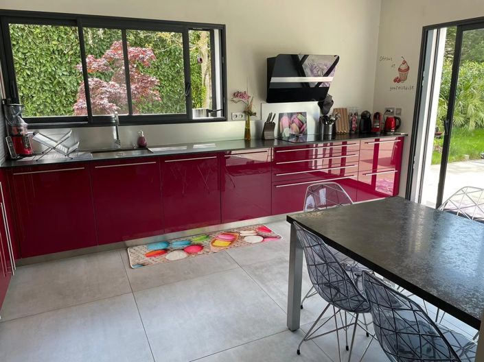 Image No.6-4 Bed House for sale