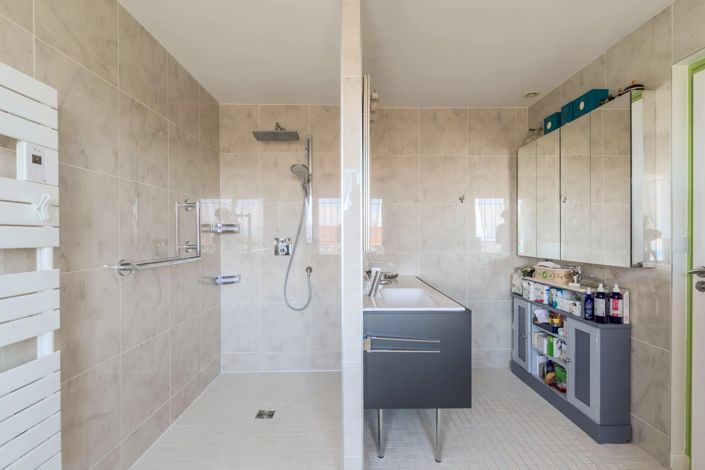 Image No.8-4 Bed House for sale