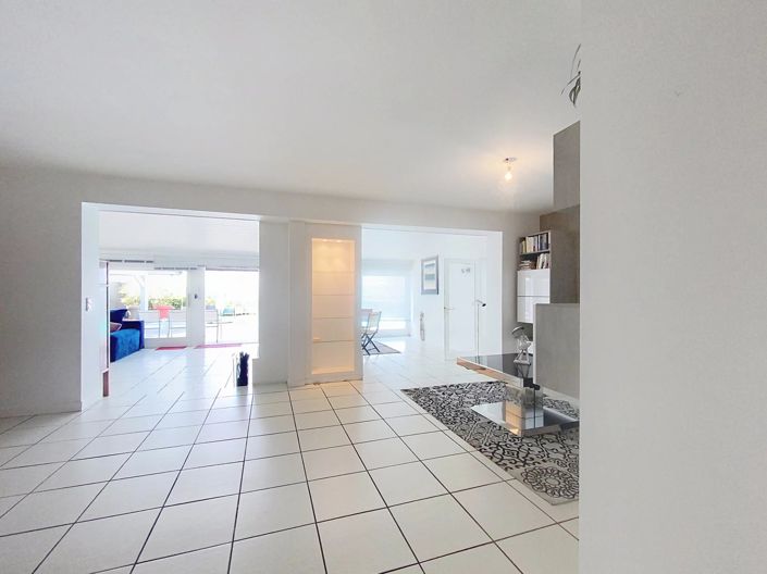 Image No.17-2 Bed House for sale