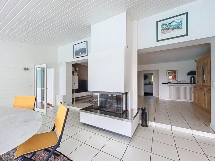 Image No.18-2 Bed House for sale