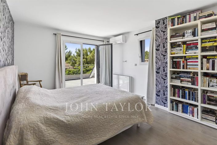 Image No.14-7 Bed House for sale