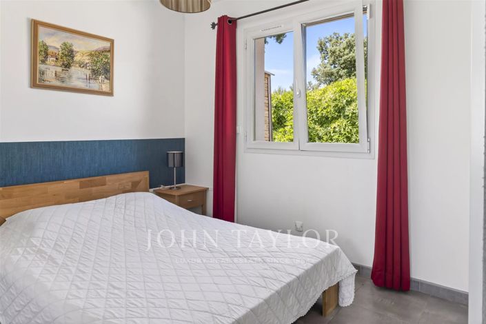 Image No.19-7 Bed House for sale