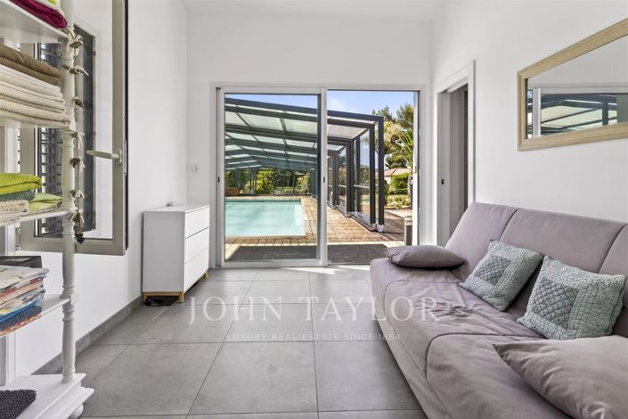 Image No.7-7 Bed House for sale