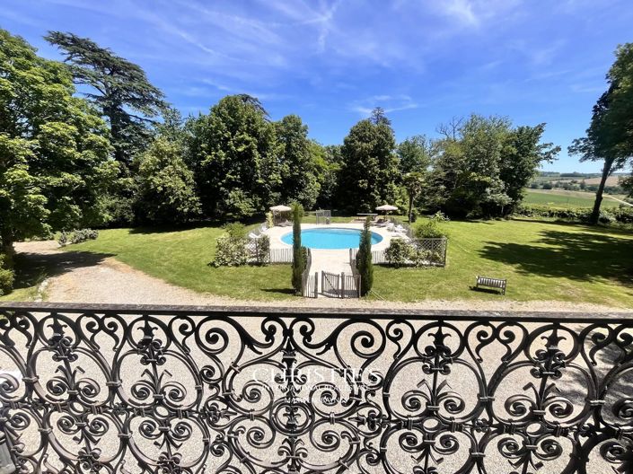 Image No.3-9 Bed Property for sale