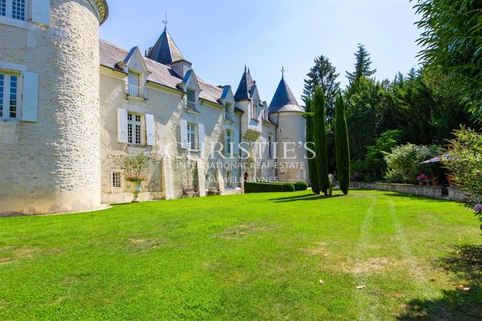 Image No.2-14 Bed Property for sale