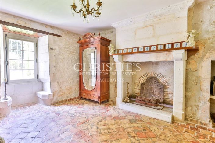 Image No.38-14 Bed Property for sale