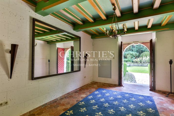 Image No.41-14 Bed Property for sale