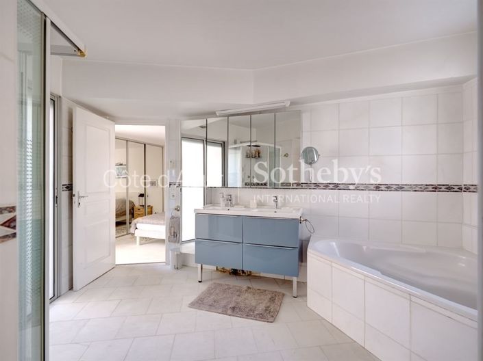 Image No.11-5 Bed Apartment for sale