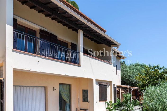 Image No.7-5 Bed House for sale