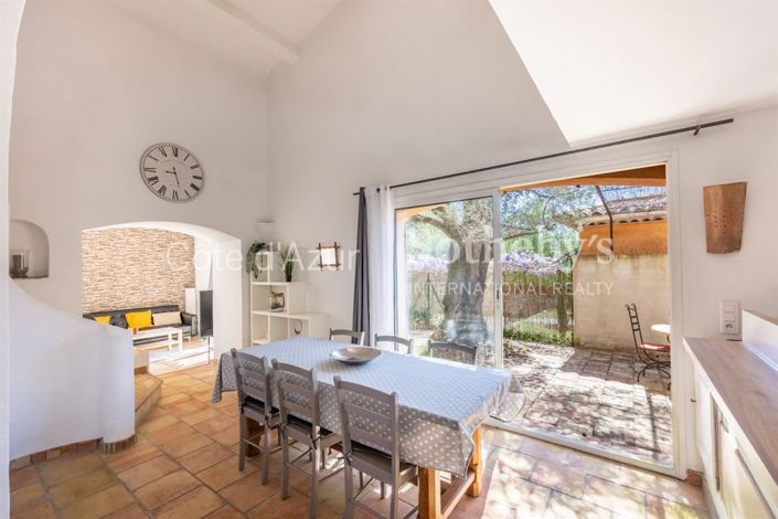 Image No.19-8 Bed House for sale