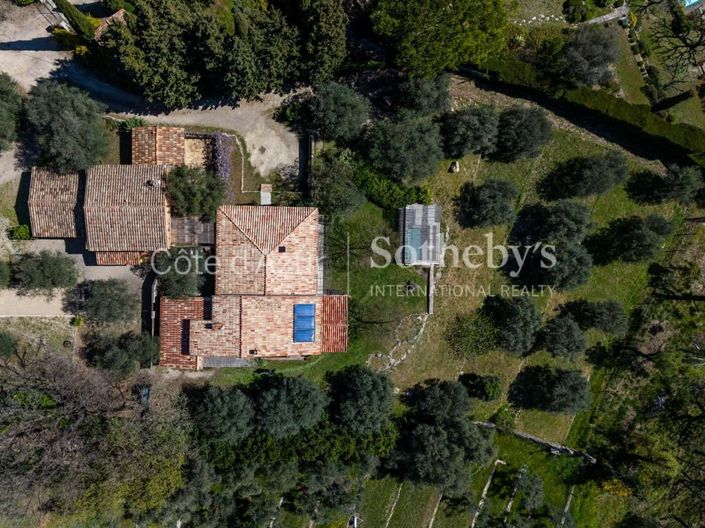 Image No.7-8 Bed House for sale