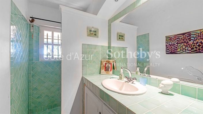 Image No.16-7 Bed House for sale