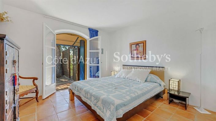 Image No.17-7 Bed House for sale