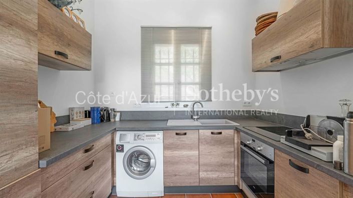 Image No.18-7 Bed House for sale