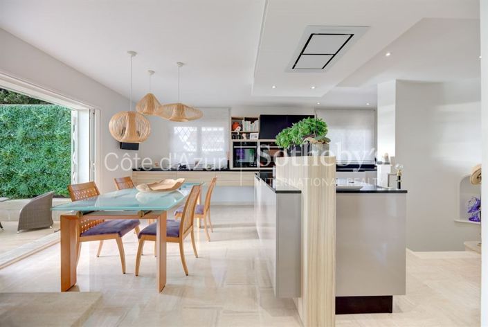 Image No.9-3 Bed House for sale
