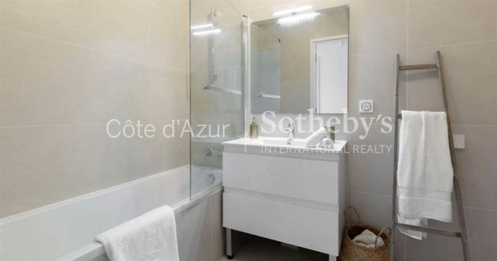 Image No.8-3 Bed Apartment for sale