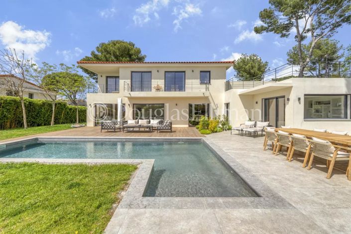 Image No.5-4 Bed House for sale