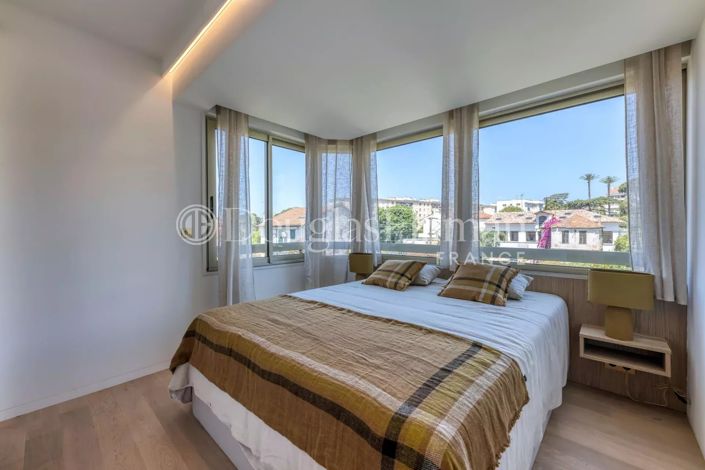 Image No.8-3 Bed Apartment for sale