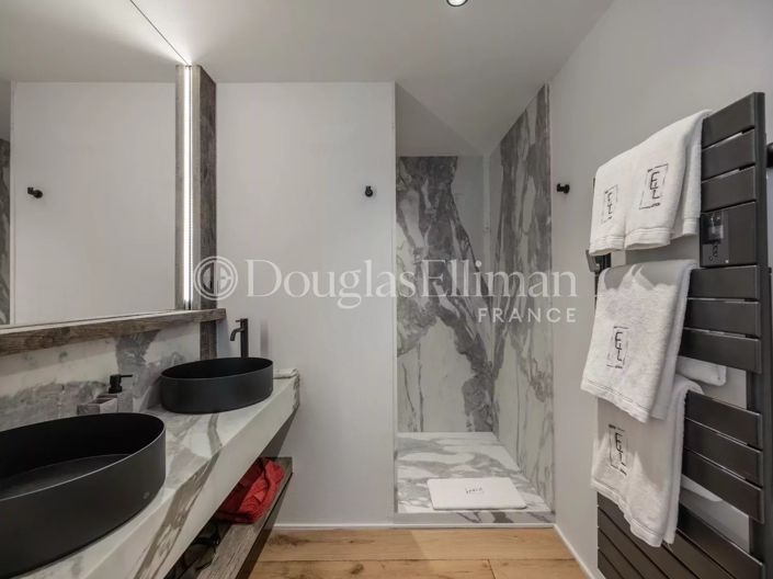 Image No.11-5 Bed House for sale