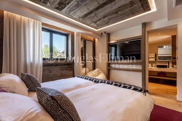 Image No.42-5 Bed House for sale