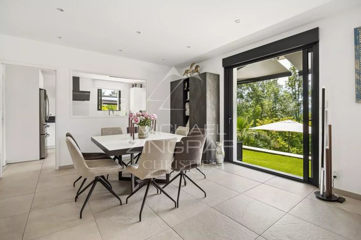 Image No.5-4 Bed House for sale