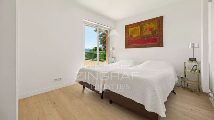 Image No.9-3 Bed Apartment for sale
