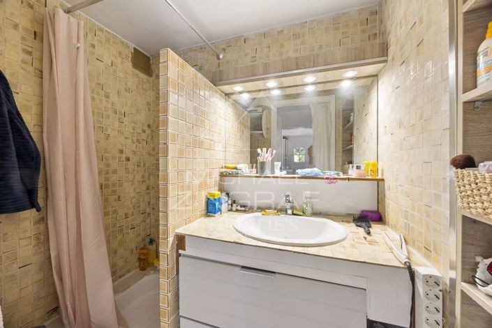 Image No.13-8 Bed House for sale