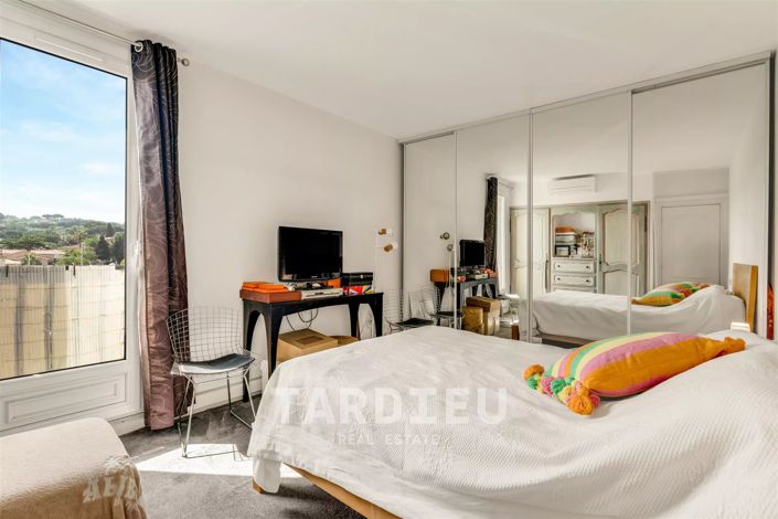 Image No.4-4 Bed Apartment for sale