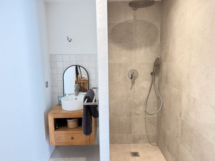 Image No.26-5 Bed House for sale