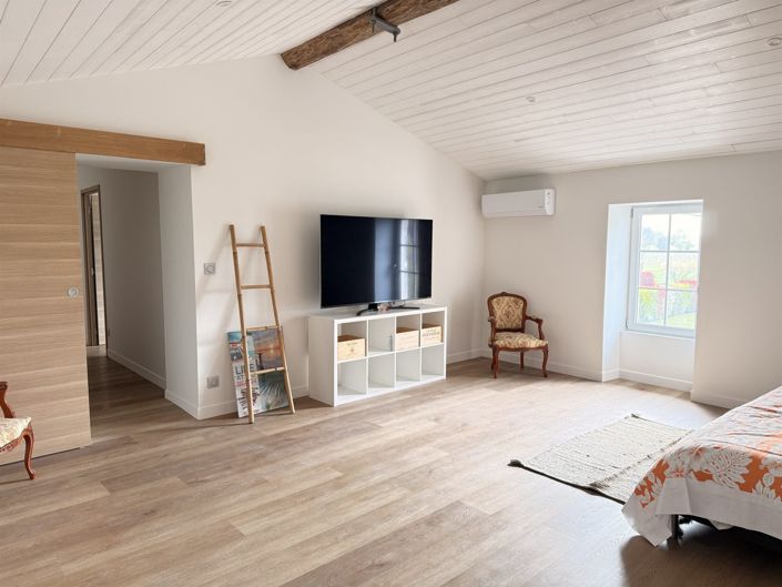 Image No.30-5 Bed House for sale