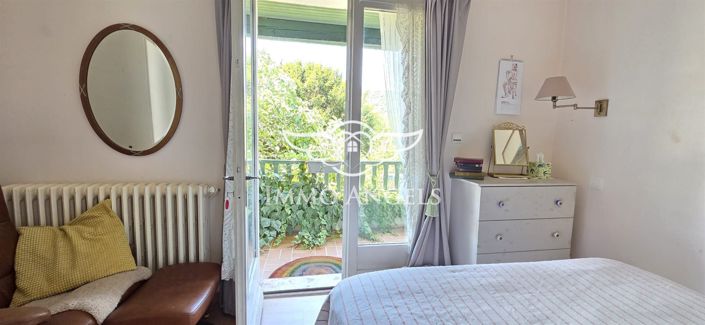 Image No.11-3 Bed House for sale