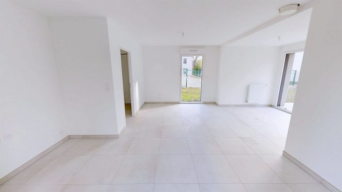 Image No.2-4 Bed House for sale