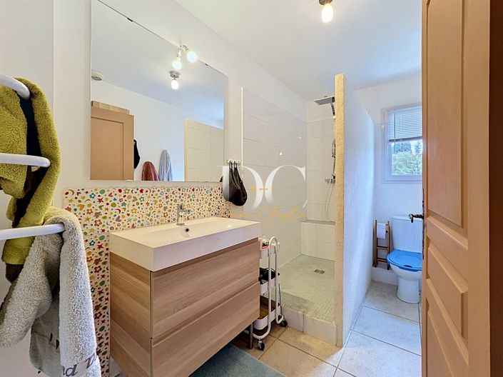 Image No.16-4 Bed House for sale