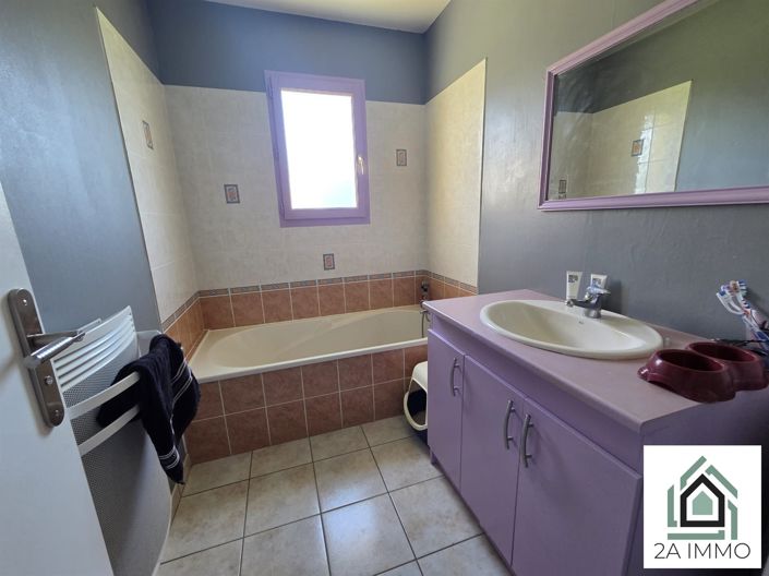 Image No.11-5 Bed House for sale