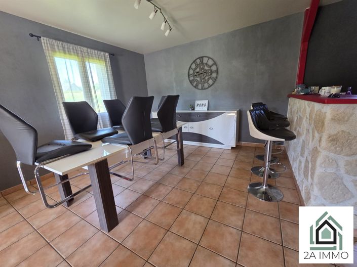 Image No.6-5 Bed House for sale
