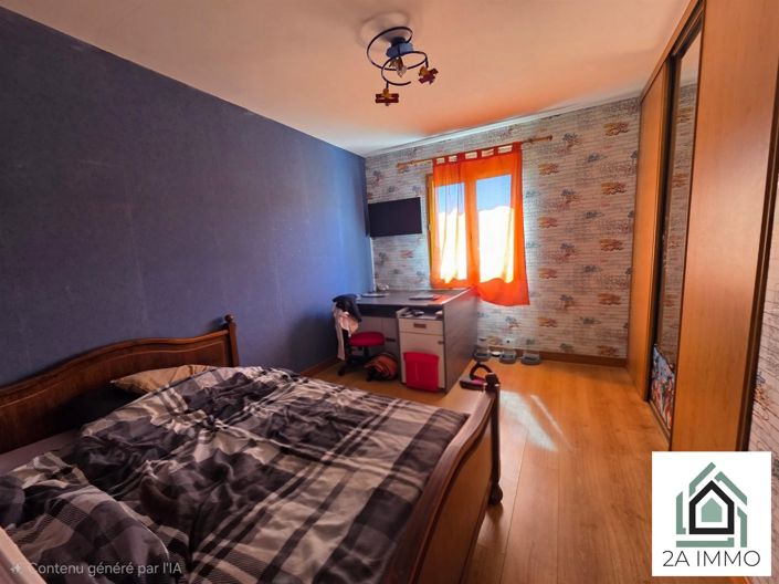 Image No.8-5 Bed House for sale