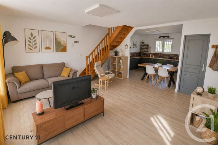 Image No.17-3 Bed House for sale