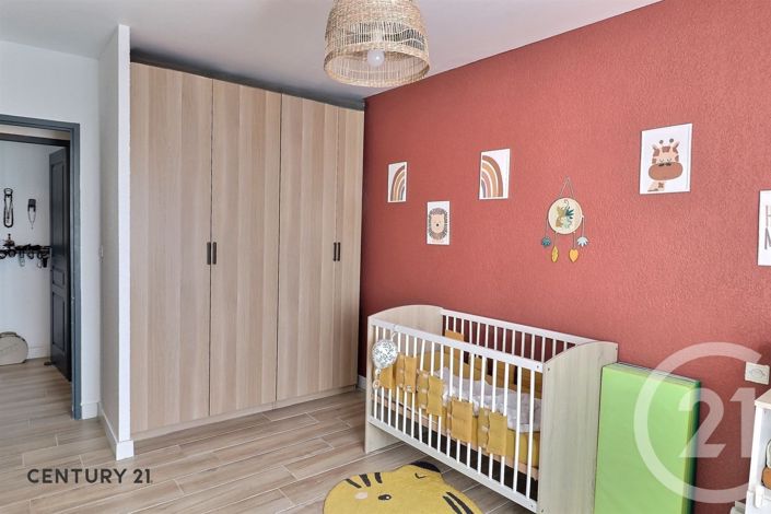 Image No.9-3 Bed House for sale