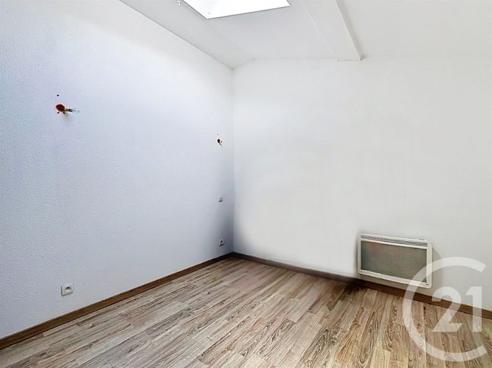 Image No.10-3 Bed Apartment for sale