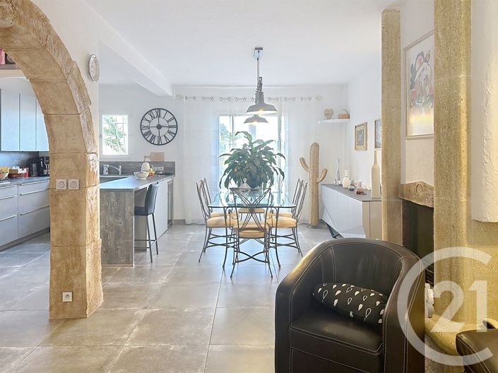 Image No.7-4 Bed House for sale