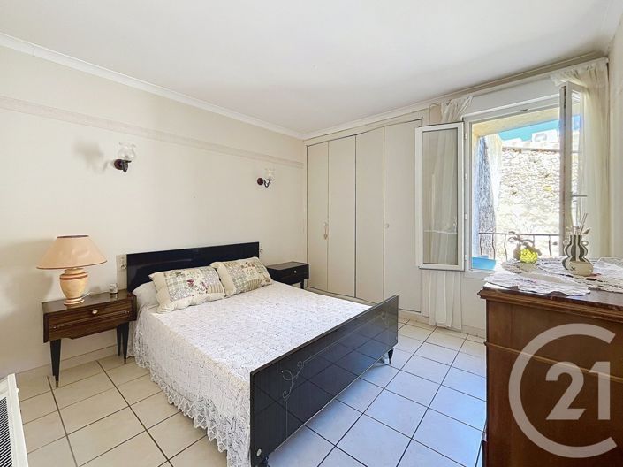 Image No.9-5 Bed House for sale
