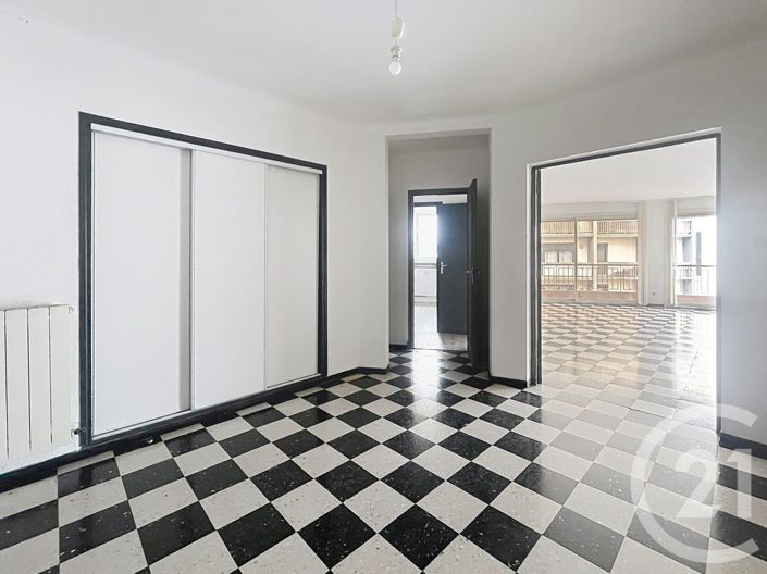 Image No.6-4 Bed Apartment for sale