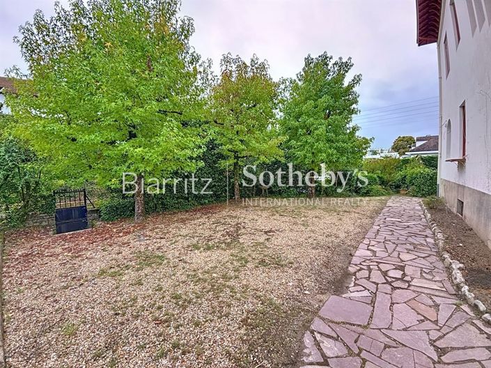Image No.16-7 Bed House for sale
