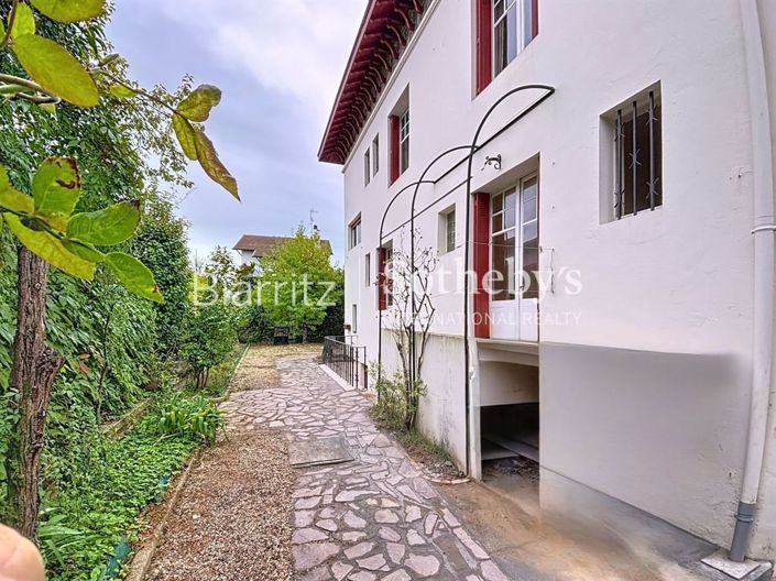 Image No.19-7 Bed House for sale