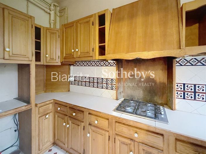 Image No.6-7 Bed House for sale
