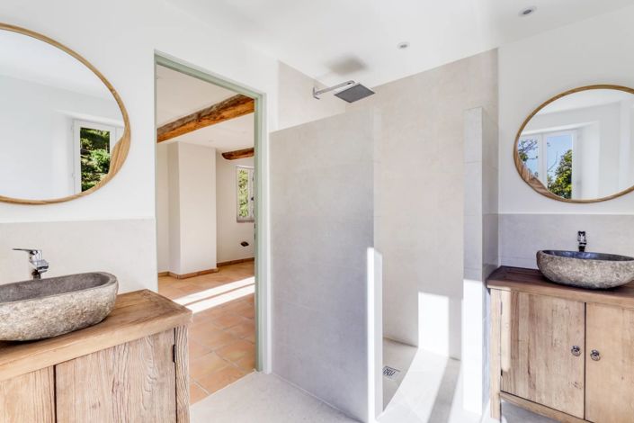 Image No.9-6 Bed House for sale
