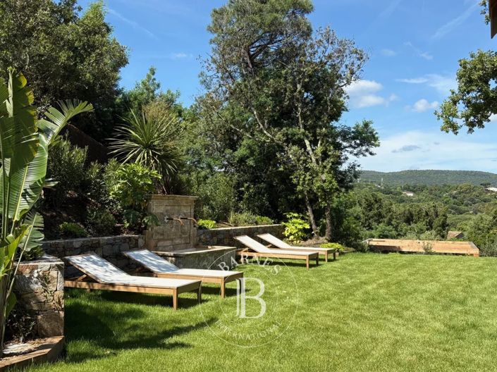 Image No.5-5 Bed House for sale